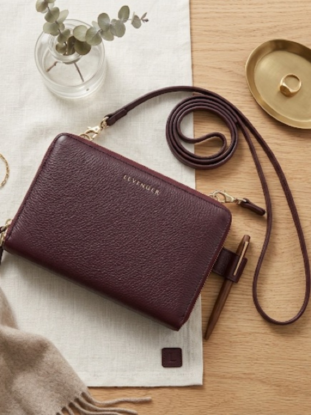 Levenger Plum Pebbled Leather Double Zip Crossbody Wallet Bag Organizer - Picture 4 of 12